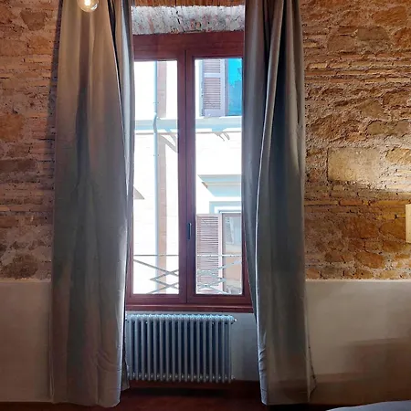 Dainty Paradiso Near Piazza Navona Apartment