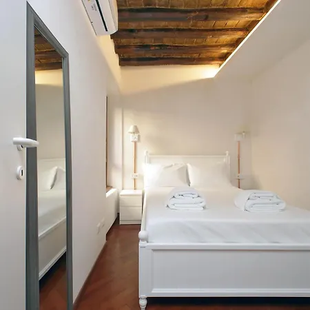 Dainty Paradiso Near Piazza Navona