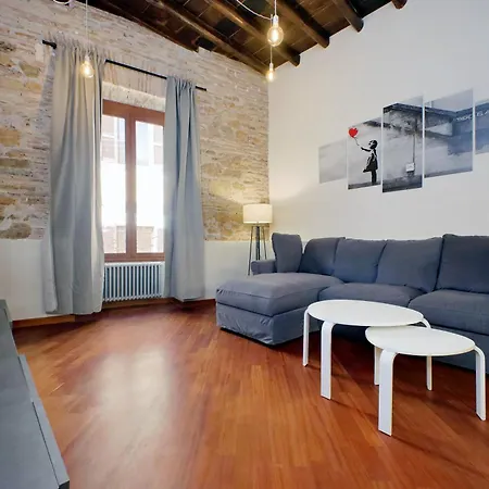 Dainty Paradiso Near Piazza Navona *